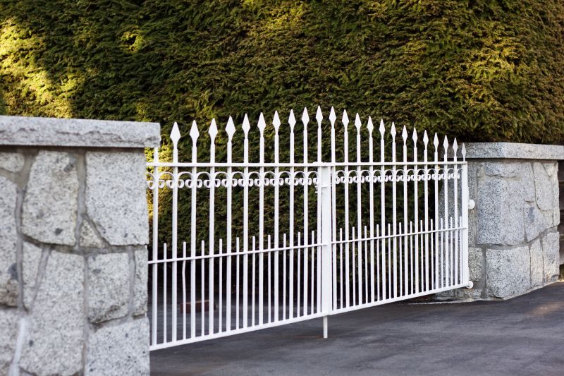 Building Gate Installation in Boca Raton, FL